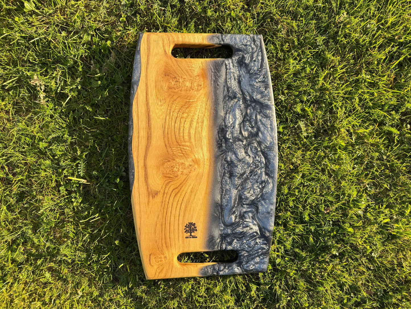Silbersturm – serving board made of wood and epoxy resin