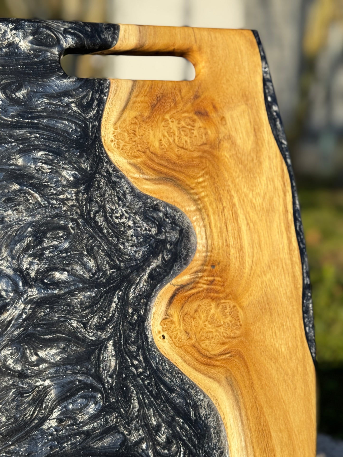 Silbersturm – serving board made of wood and epoxy resin