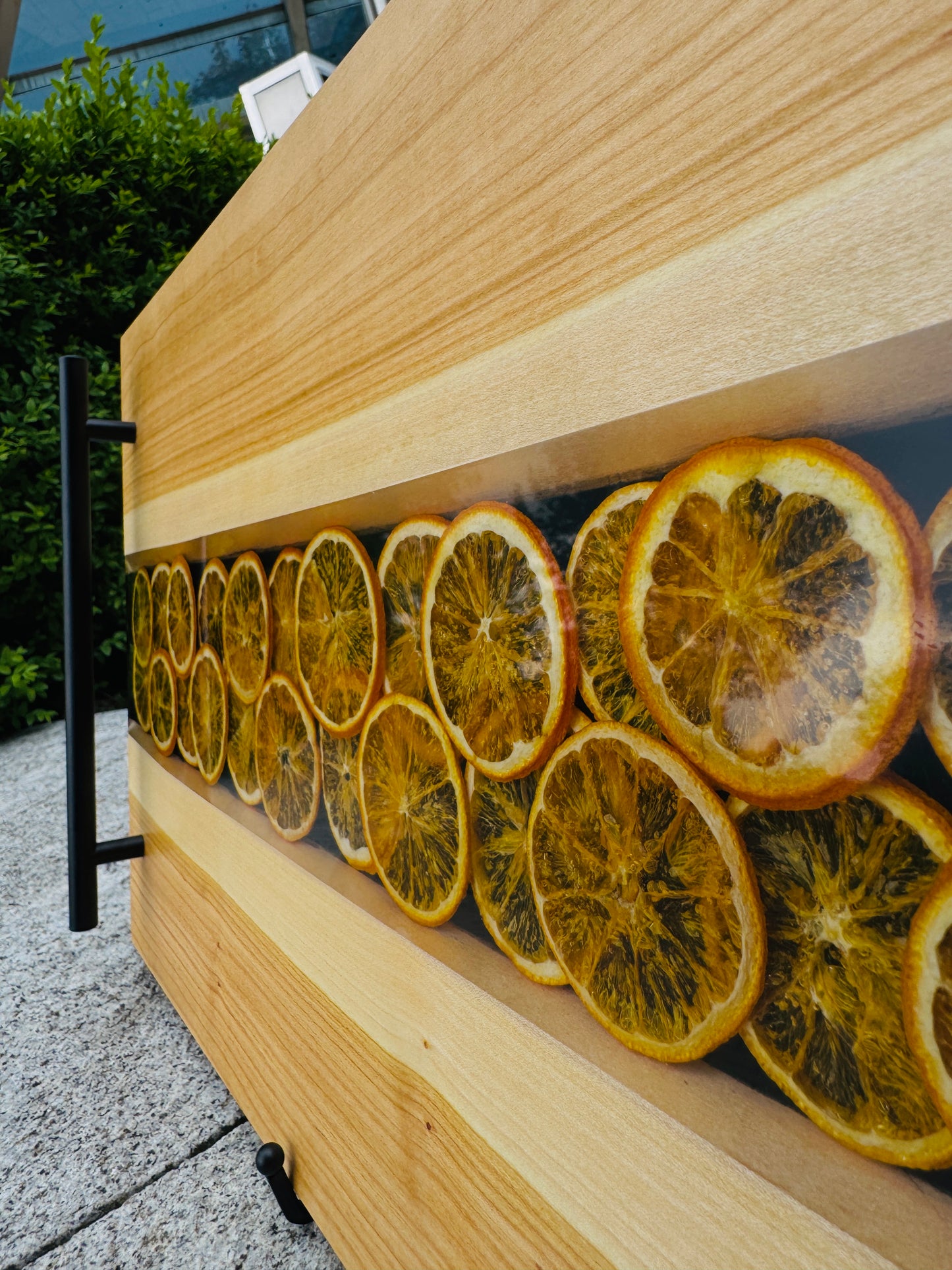 Citrus Glow – Wild cherry serving tray with orange slices and clear epoxy resin