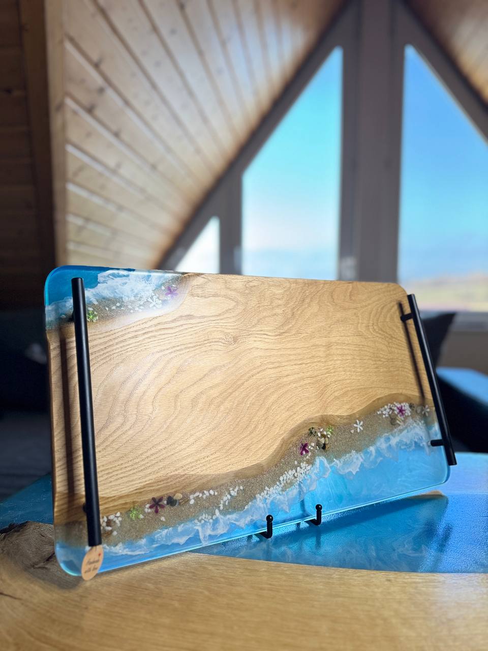 Maritima Tray – Serving tray made of oak wood with marine-effect epoxy resin.