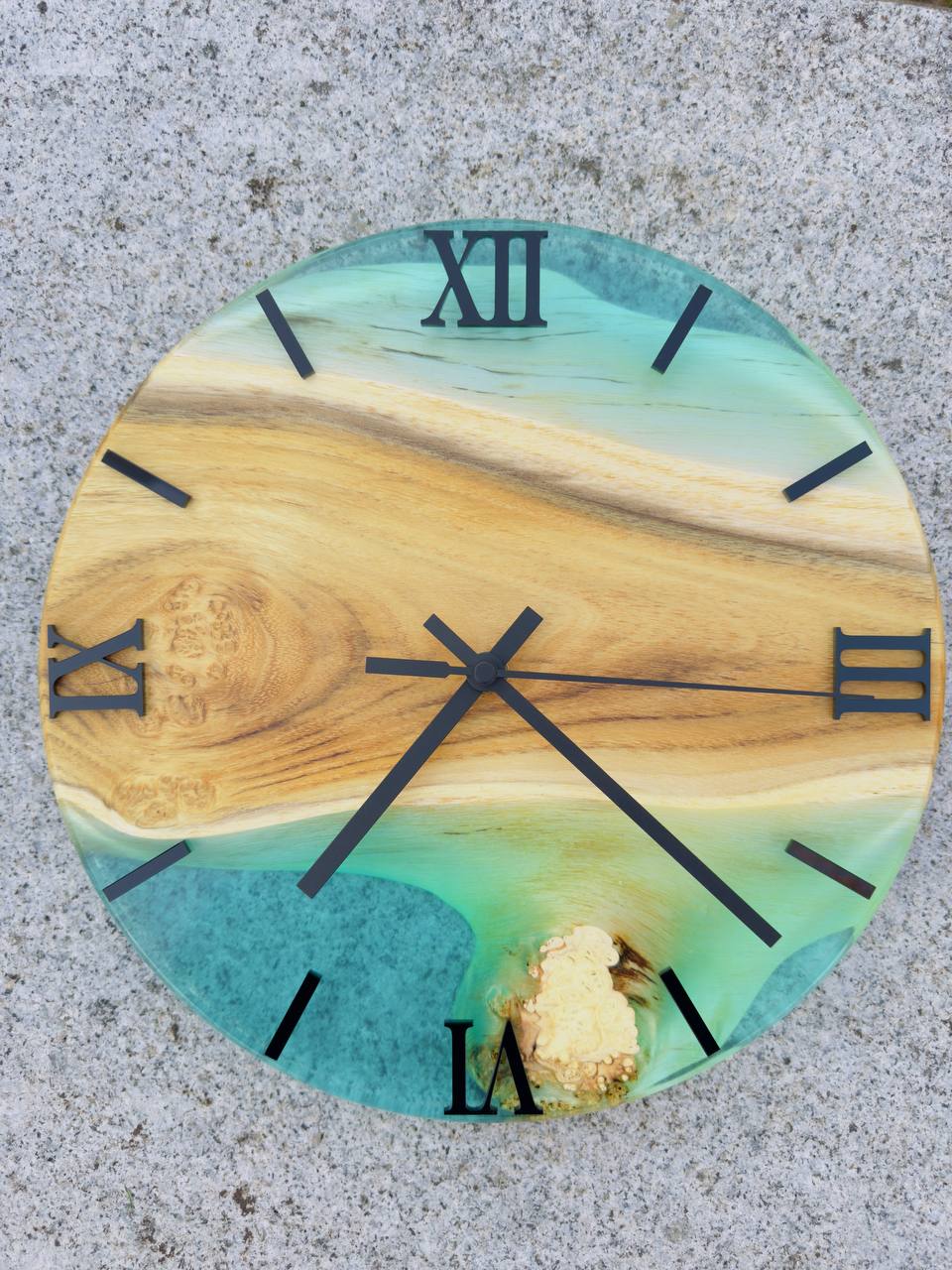 Blue Lagoon – Wall clock made of robinia wood with burls and transparent epoxy resin