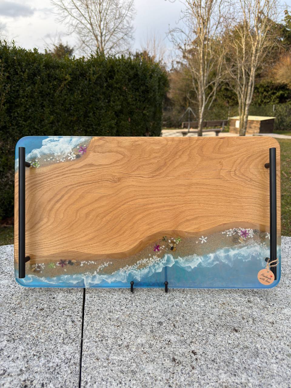 Maritima Tray – Serving tray made of oak wood with marine-effect epoxy resin.