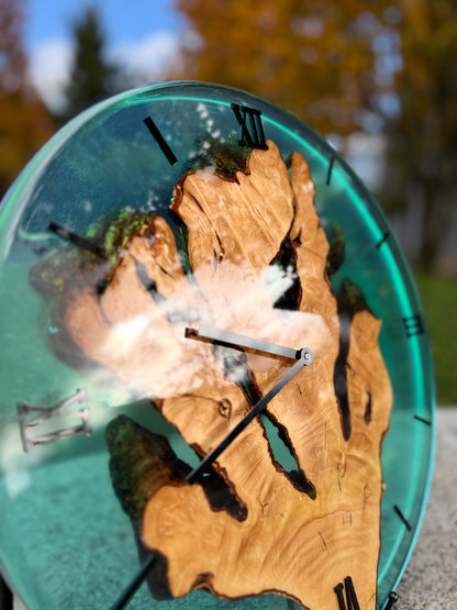 Wanduhr  "Blue Ice"  – Wanduhr aus Olivenholz und Epoxidharz – 40 cm