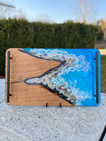 Maritima Fire – Oak serving tray with marine-effect epoxy resin and burnt edges
