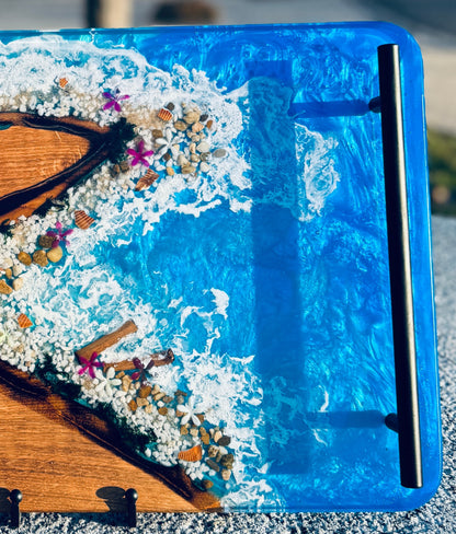 Maritima Fire – Oak serving tray with marine-effect epoxy resin and burnt edges
