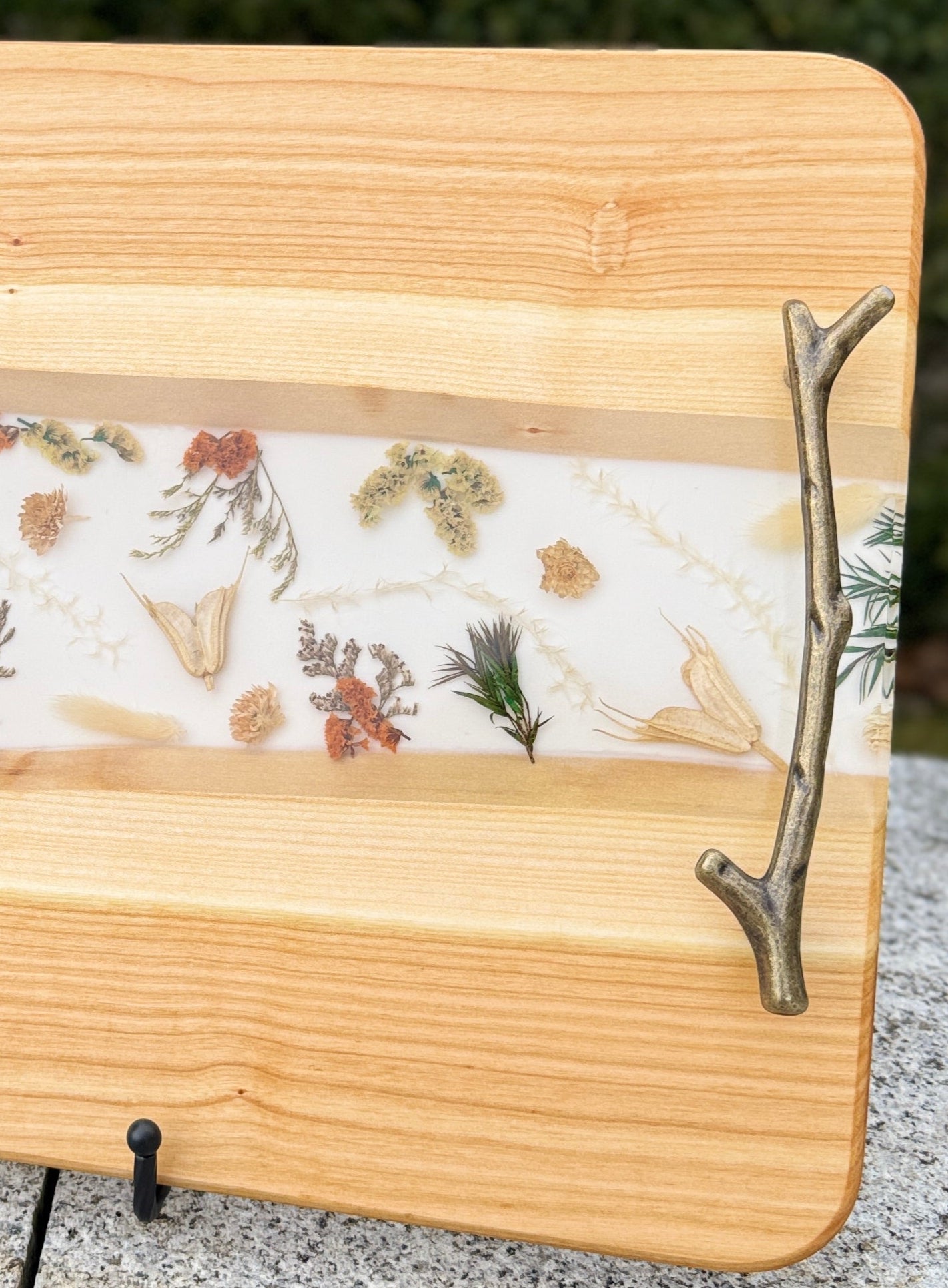 Flower Magic Tray - Serving tray made of wood and epoxy resin 
