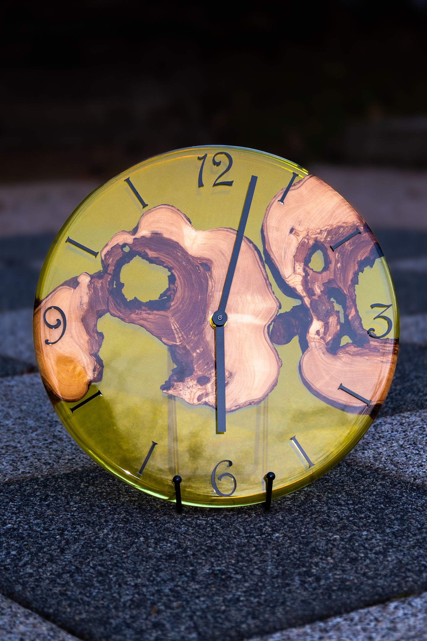 Verde Luna - Exklusive Wanduhr aus Olivenholz