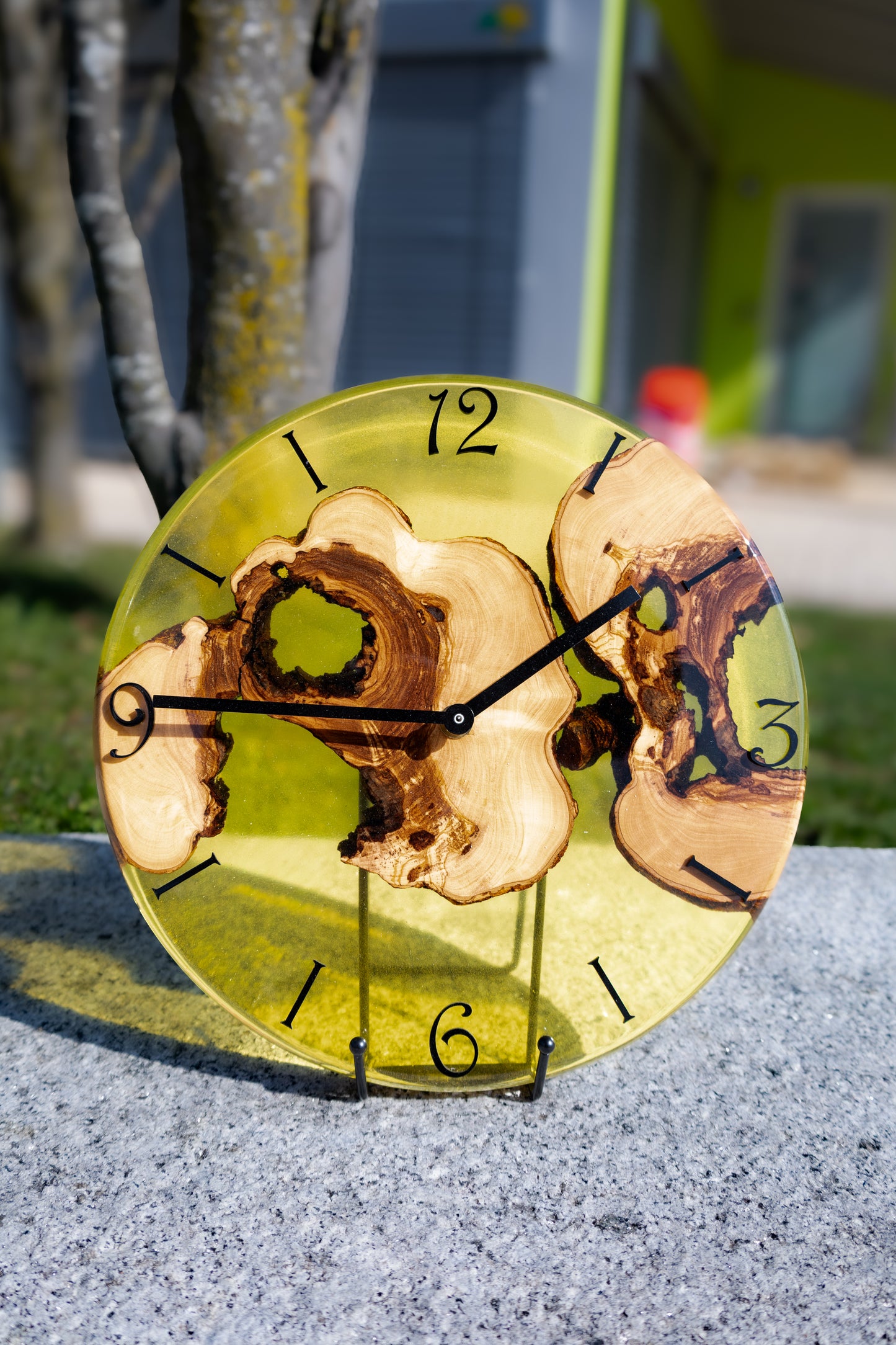 Verde Luna - Exklusive Wanduhr aus Olivenholz