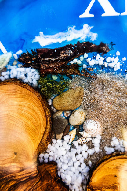 🌊 Ocean Heart – Handgefertigte Wanduhr aus Olivenholz & Epoxidharz